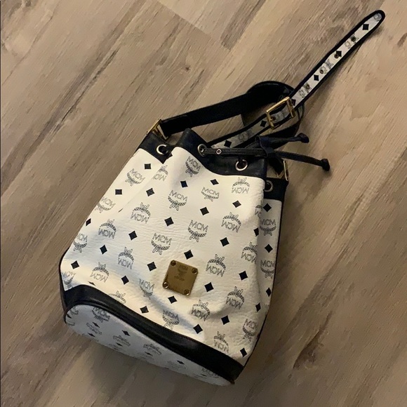 MCM bucket bag SOLD - Picture 1 of 5